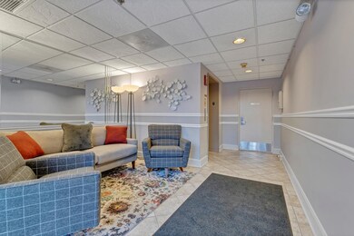 351 Town Place Cir unit 408, Buffalo Grove, IL 60089 - photo 4