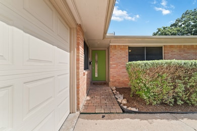 Located just one block from Robindell Pool dog par