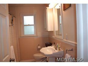 1600 Copperfield St, Utica, NY 13501 - photo 5
