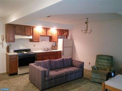 655 Kenney Ln, Brookhaven, PA 19015 - photo 7