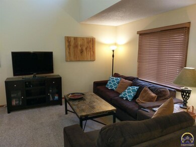 3538 SW Eveningside Dr, Topeka, KS 66614 - photo 4