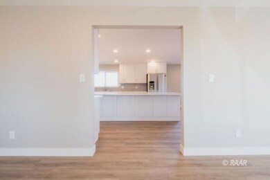 Dining/Kitchen
