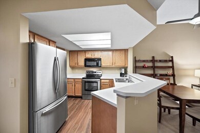 06-Kitchen-4532 White Leaf Way - 03