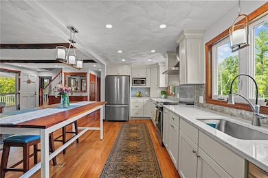 21 Winsor Rd, Foster, RI 02825 - photo 4