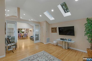 526 Rutland Ave, Teaneck, NJ 07666 - photo 7