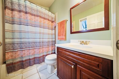 912 Appleton Dr, Batavia, IL 60510 - photo 5