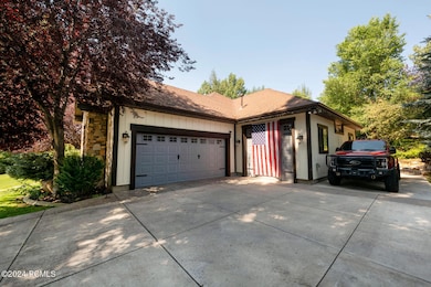 1307 N Dutch Highland Dr-large-009-006-E