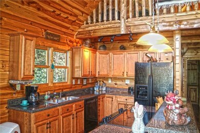 Updated kitchen and plenty of cabinet space