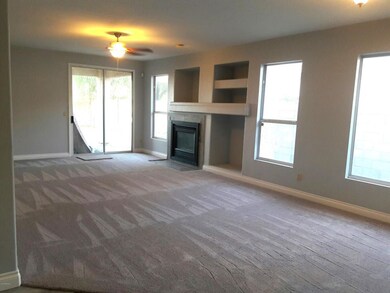 Living room/ Dining