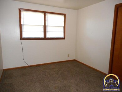 1337 SW Woodhull St, Topeka, KS 66604 - photo 4