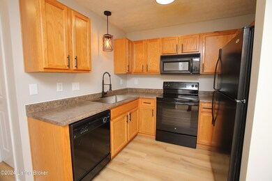 6727 Arbor Creek Dr unit 26, Louisville, KY 40228 - photo 7