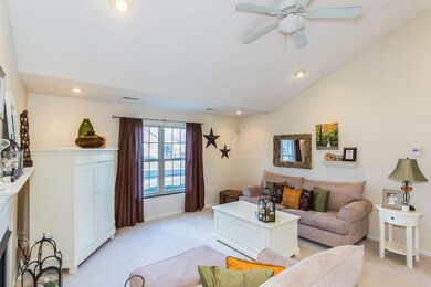 2839 Laurel Wind Blvd unit 2839, Lewis Center, OH 43035 - photo 2