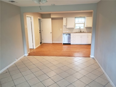 719 Rolling Ridge Dr, Lewisville, TX 75067 - photo 3