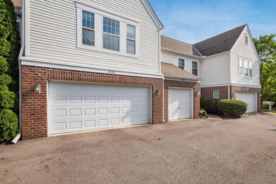 002_e_N 5393 Crossings Ln 096