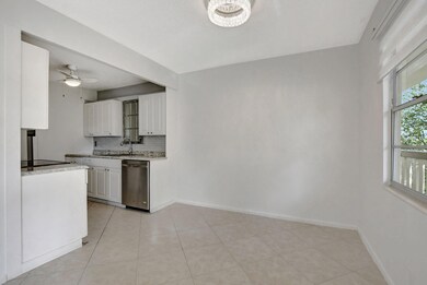4064 Newport Q, Deerfield Beach, FL 33442 - photo 4