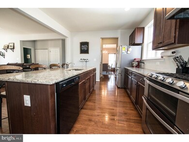 2021 Sunnyvale Dr, Pennsburg, PA 18073 - photo 5