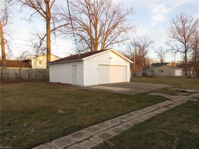 575 Lafayette Blvd, Sheffield Lake, OH 44054 - photo 3