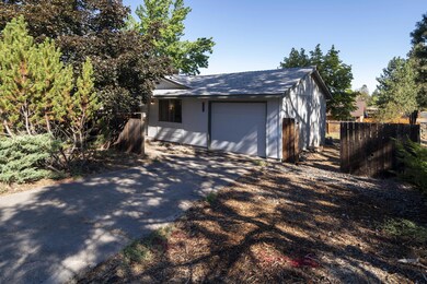 16-web-or-mls-1172 NE Viking Ct-16