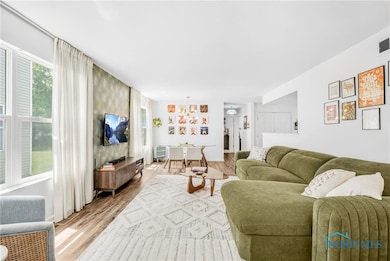 826 Acton Dr, Toledo, OH 43615 - photo 5