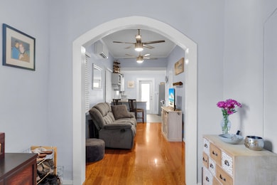 729 Windsor Ln.