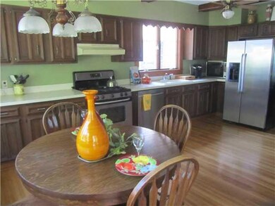 Kitchen HARDWOOD FLOORS***STAINLESS STEEL DISHWASH