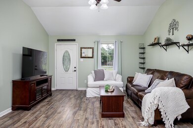 38125 Hidden Point Dr, Geismar, LA 70734 - photo 3