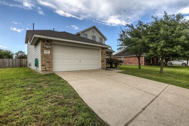4303 Twin Lakes Trail, Pearland, TX 77584 - photo 3