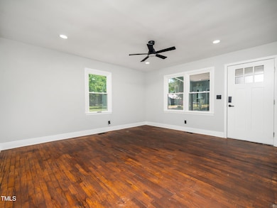 6-web-or-mls-4428 W River-11