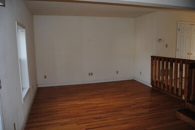Living room 3910