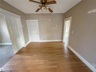 575 S Crescent Ave, Independence, MO 64053 - photo 7