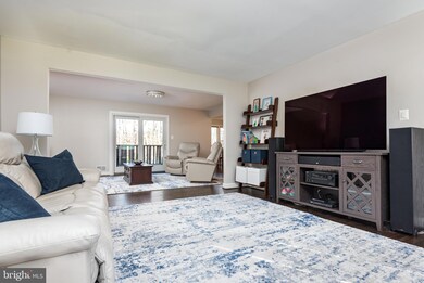 4822 King Solomon Dr, Annandale, VA 22003 - photo 6