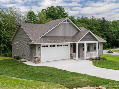 10 Chestnut Ln, Hendersonville, NC 28792 - photo 3