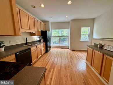 8028 Pennington Dr, Laurel, MD 20724 - photo 6