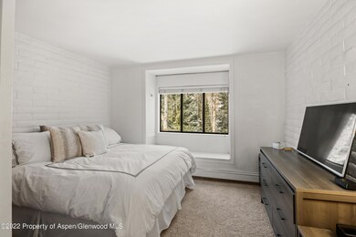 227VineSt_HiRes_22122001