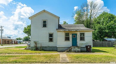 723 N Sherman St, Lincoln, IL 62656 - photo 3