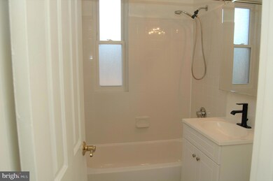 203 N Trenton St unit 1, Arlington, VA 22203 - photo 4