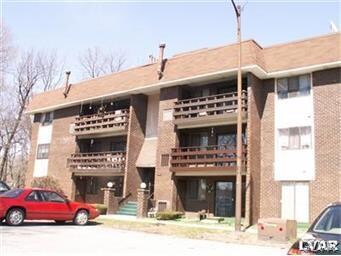 1590 Alta Dr unit 18, Whitehall, PA 18052 - photo 3