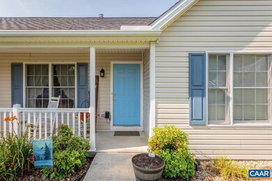 391 Hermitage Rd, Staunton, VA 24401 - photo 2