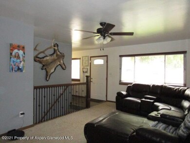 Living Room/Entry