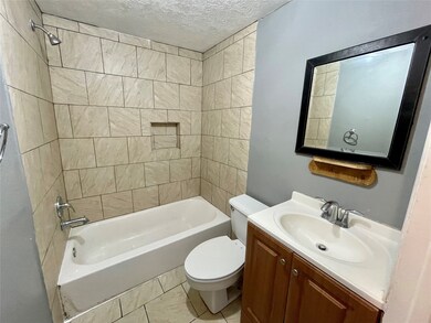 1109 Walnut Ave, Rosenberg, TX 77471 - photo 7
