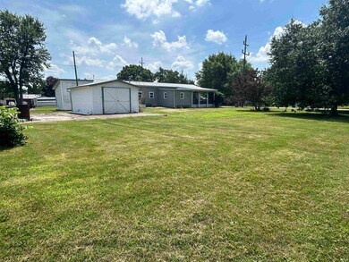 710 N Jackson St, Andrews, IN 46702 - photo 3