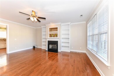 10 Viburnum Ln, Greensboro, NC 27455 - photo 4