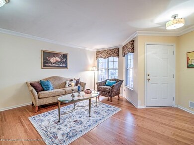 002_LIVING ROOM