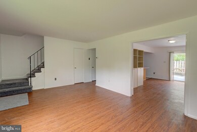 12705 Millstream Dr, Bowie, MD 20715 - photo 4