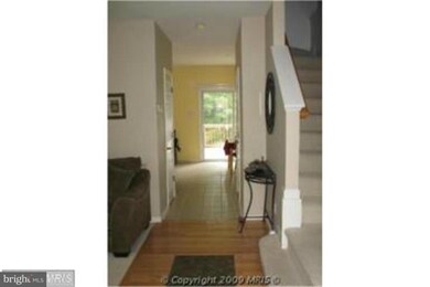 11105 Little Fox Ln, Germantown, MD 20876 - photo 3