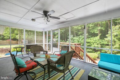 18412 Cedar Dr, Triangle, VA 22172 - photo 7