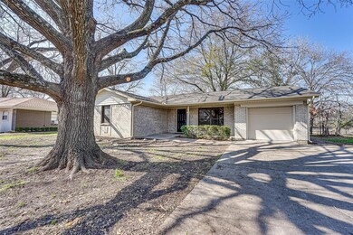 548 Lakeshore Dr, Ennis, TX 75119 - photo 3