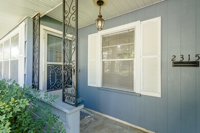 2315 Saxon Dr, Houston, TX 77018 - photo 2