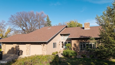 625 7th Ave SW, Jamestown, ND 58401 - photo 3