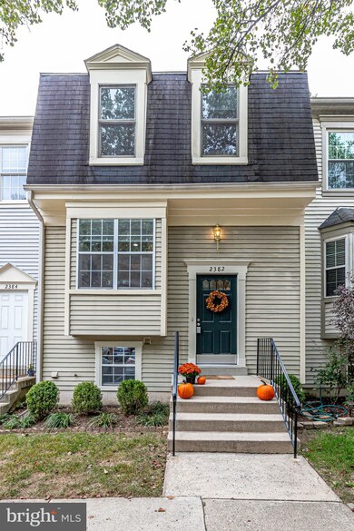 2382 Hunters Square Ct, Reston, VA 20191 - photo 3